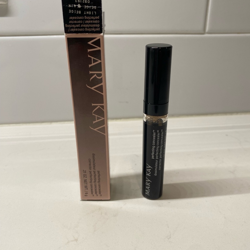 Mary Kay Black Brow Gel for Defined Eyebrows